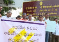 අධ්යාපන ප්රතිසංස්කරණ යළි ක්රියාත්මක කිරීමට දෙමාපියන් නිහඩ විරෝධතාවයකට
