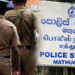 මතුගම පොලීසියේ ගිනිඅවි අස්ථාන ගතවීමක් – පොලිස් නිලධාරීන් දෙදෙනෙක් අත්අඩංගුවට